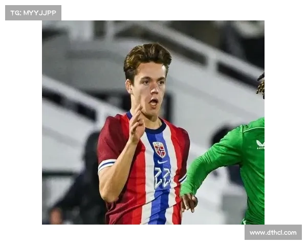 曼城新星雷斯租借加盟赫罗纳 赴西班牙完成体检签约